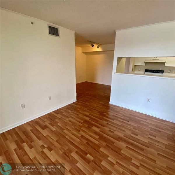 Building Photo - 4836 N State Rd 7