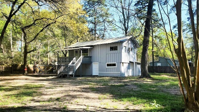Foto del edificio - 5816 Pinehurst Dr