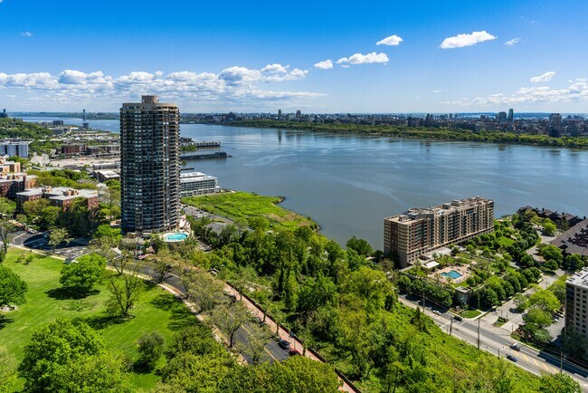 Building Photo - 7855 Boulevard East
