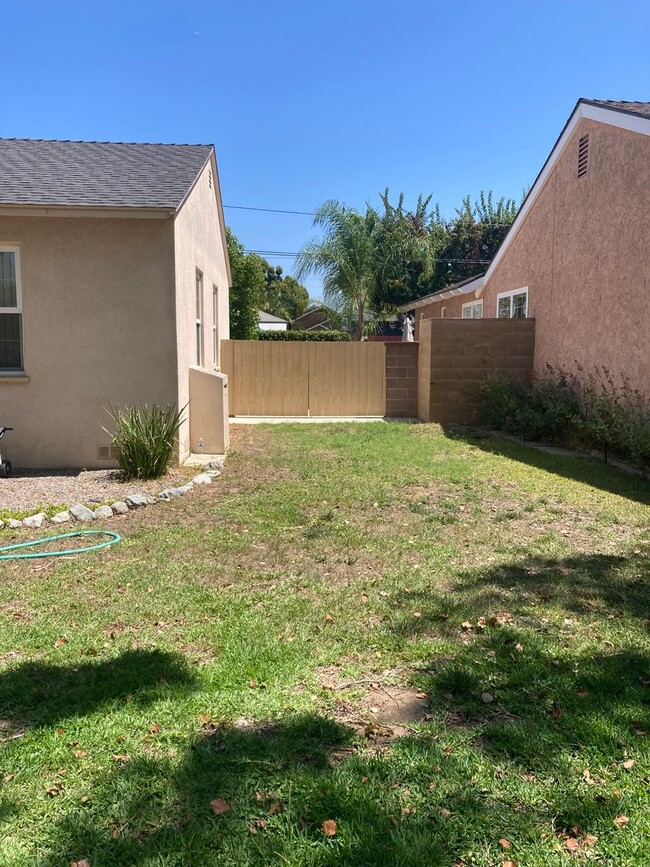 Building Photo - SINGLE FAMILY HOME