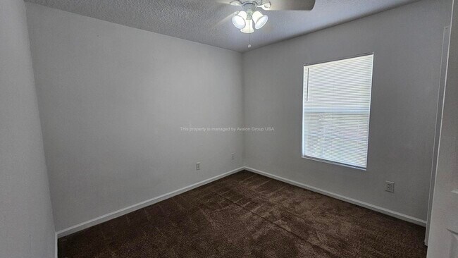 Foto del edificio - 9453 Thorn Glen Rd