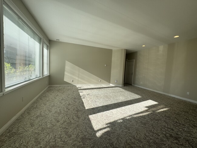 Building Photo - 20920 115 Av