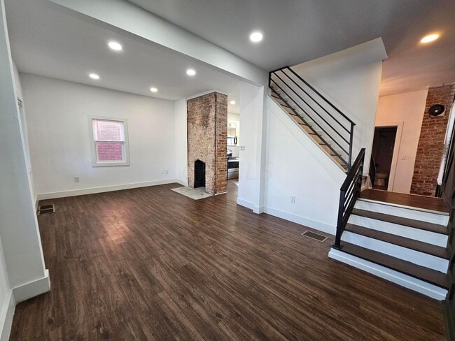 Building Photo - 975 Bellows Ave