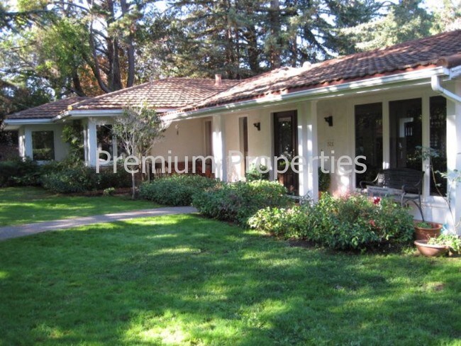 Foto del edificio - 51 Charles Hill Rd