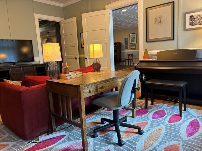 Foto del edificio - 136 E State St