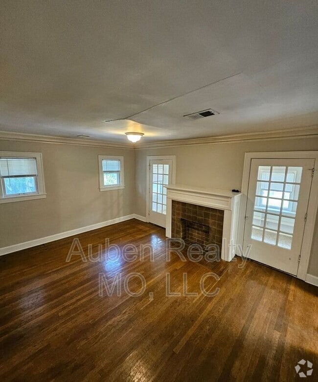 Building Photo - 5400 Harrison St