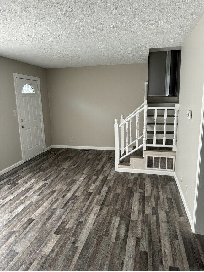Main Floor - 4045 Old Mayfield Rd
