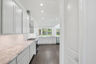 Building Photo - 14130 Aspen Woods Ct