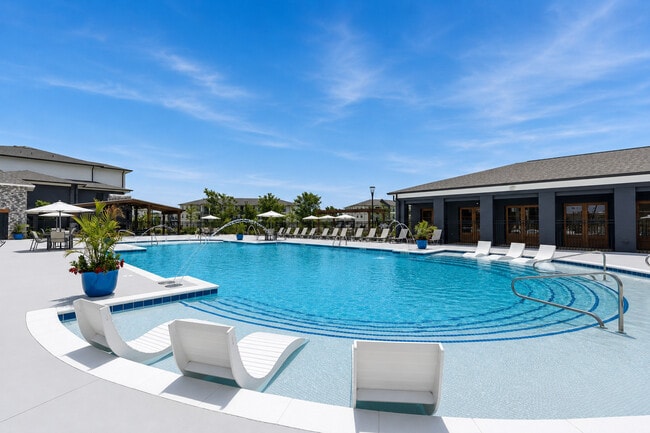 Luxury Pool - Clear Creek Springdale Apartments
