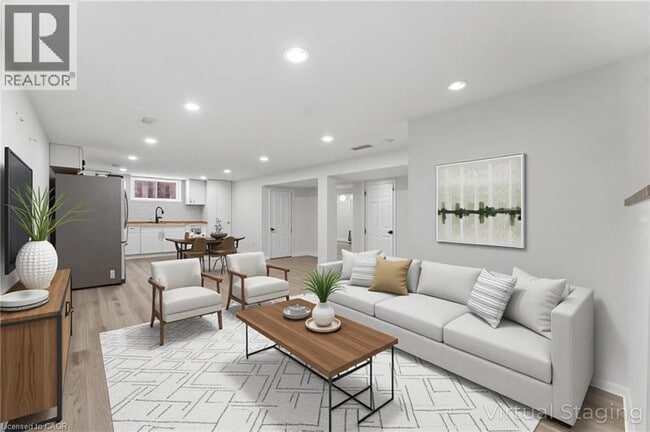 Building Photo - 25 Castlefield Dr