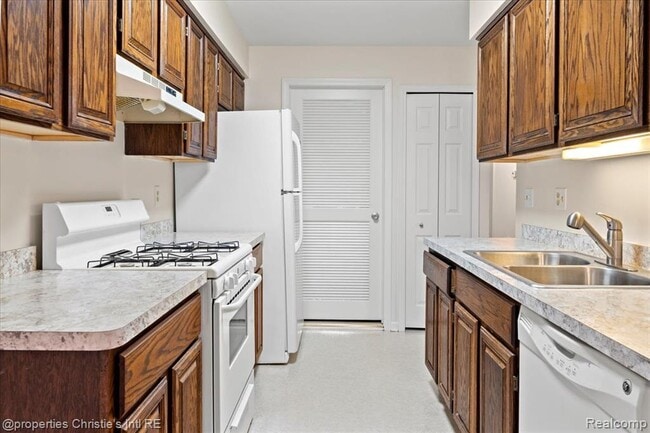 Building Photo - 37447 Stonegate Cir