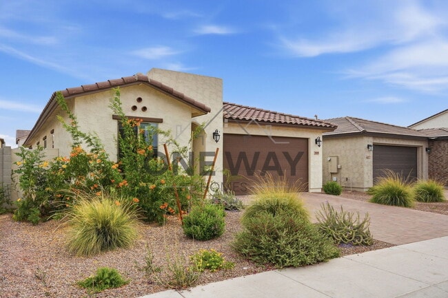 Foto del edificio - 18180 W Larkspur Dr