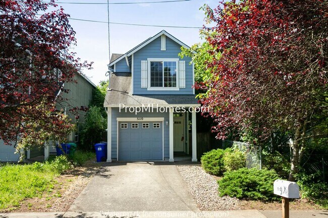 Foto del edificio - Adorable Three Bedroom Home In SE Portland...