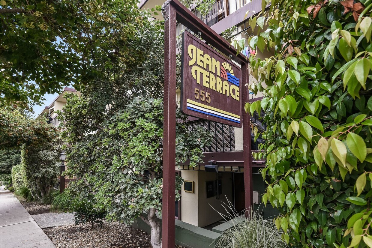 Primary Photo - Light And Bright One Bedroom Condo In Oakl...