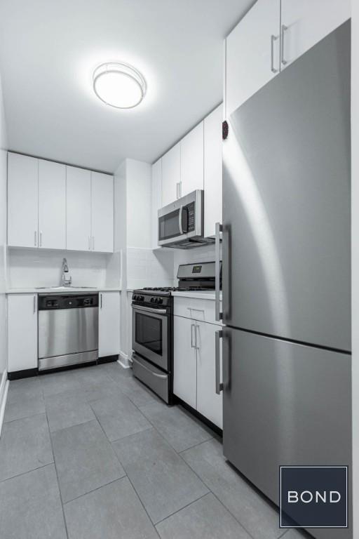 Building Photo - 96 Fifth Avenue