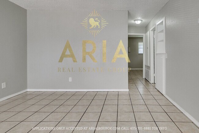 Foto del edificio - Noble Triplex 600-604