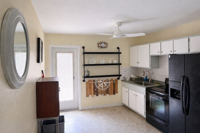 Foto del edificio - Waterfront Island Living at Staples Duplex
