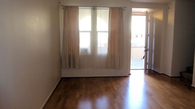 Foto del edificio - 2 BR 2.5 Bath