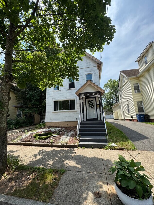 Primary Photo - 86 Dorman St