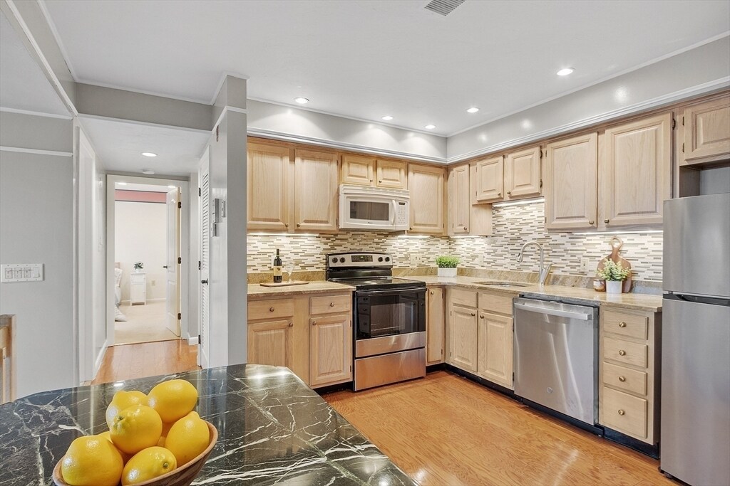 Foto principal - 200 Falls Blvd