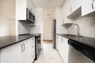 Building Photo - 24 Tyndall Avenue