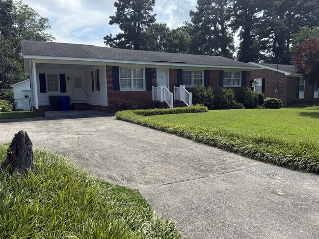 Building Photo - 2804 Crockett Dr