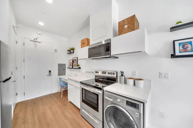 Interior Photo - Cocoon 63
