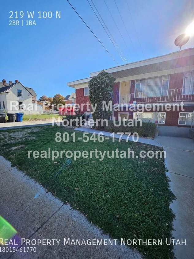 Primary Photo - 2 Bedroom 1 Bath Upstairs Apartment in Bri...