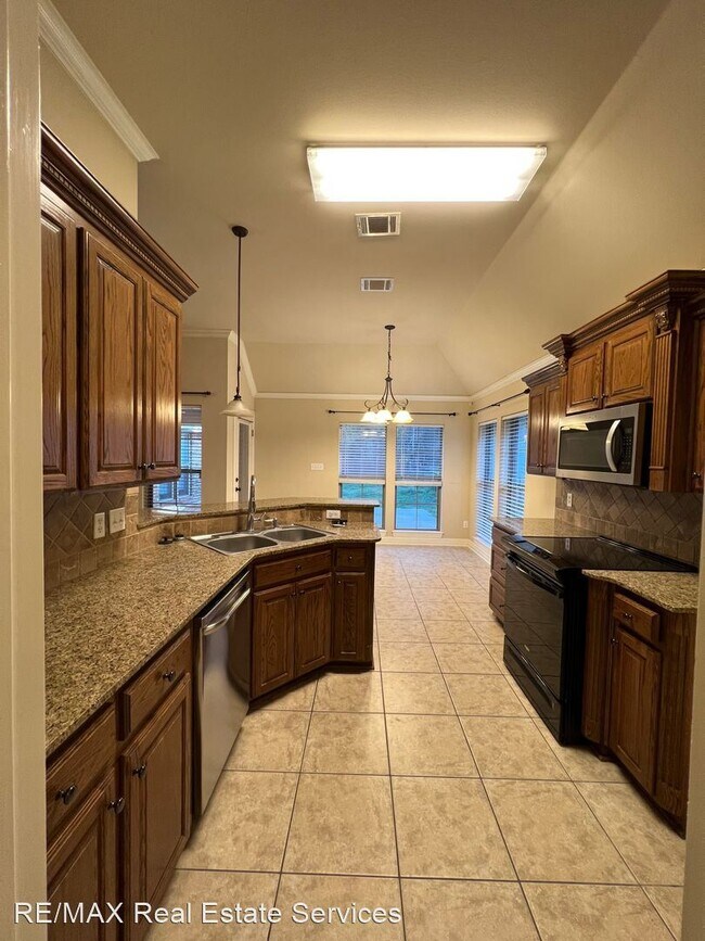 Building Photo - 3 br, 2 bath House - 513 Fox Cove