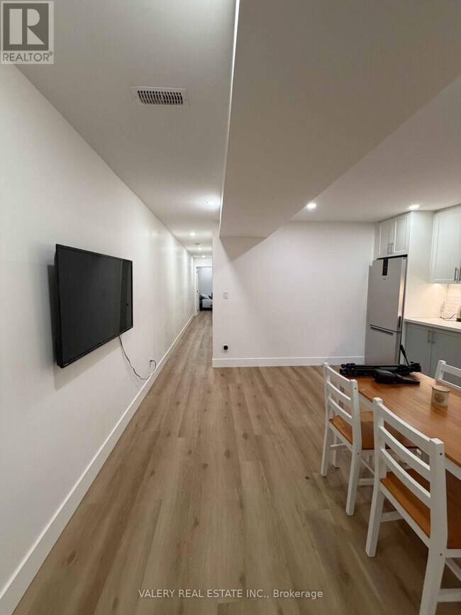 Photo du bâtiment - 1502 Dufferin St