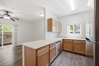 Building Photo - 2291 W Horizon Ridge Pkwy