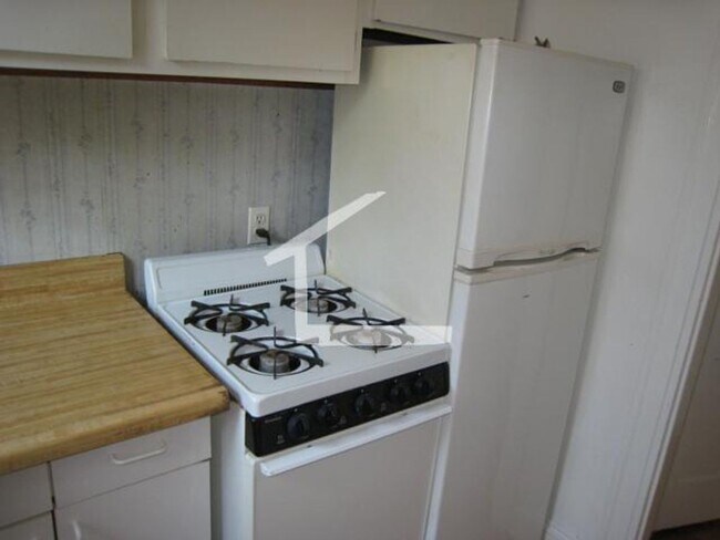 Foto del edificio - NO FEE 9/1 Studio In front of Whole Foods Close To BU and BC HeatHE Inc New Bathroom