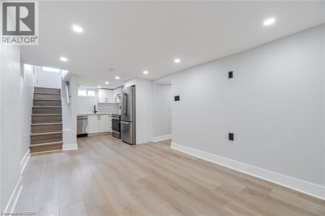 Building Photo - 331 Rawdon St