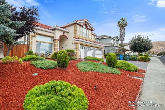 Building Photo - 1001 Sandhurst Dr