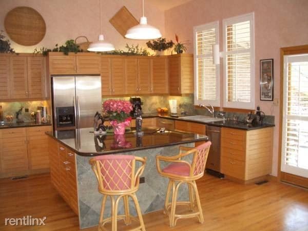 Building Photo - 3 br, 2.5 bath Townhome - 17 Beacon Hill Lane