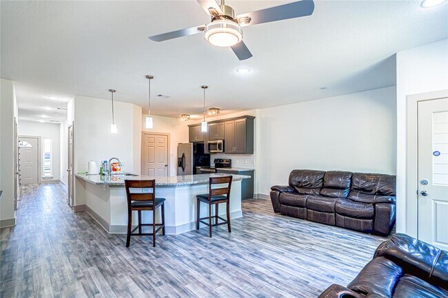 Building Photo - 5019 Mallow St