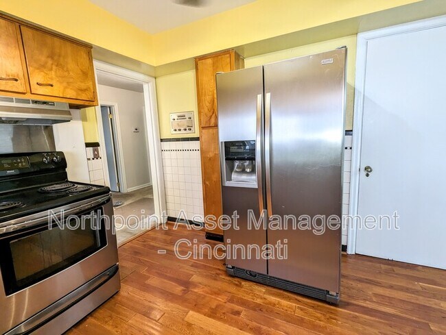 Building Photo - 7320 Brookcrest Dr