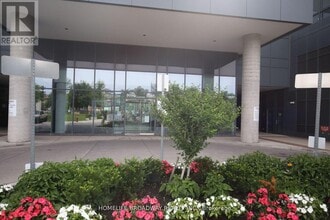 Building Photo - 9090 Yonge St