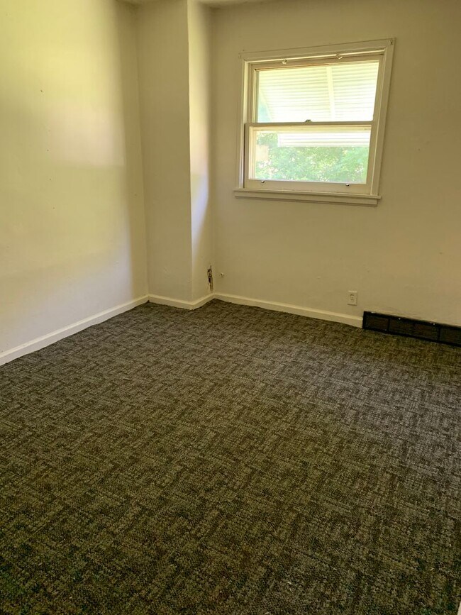 Foto del edificio - 2 Bedroom House $695