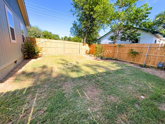 Building Photo - Fully Renovated 3 Bed Home | Stainless Appliances | Privacy Fence | Storage Shed | W/D Connections