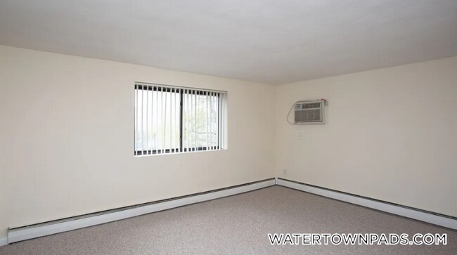 Building Photo - 16 Whites Ave