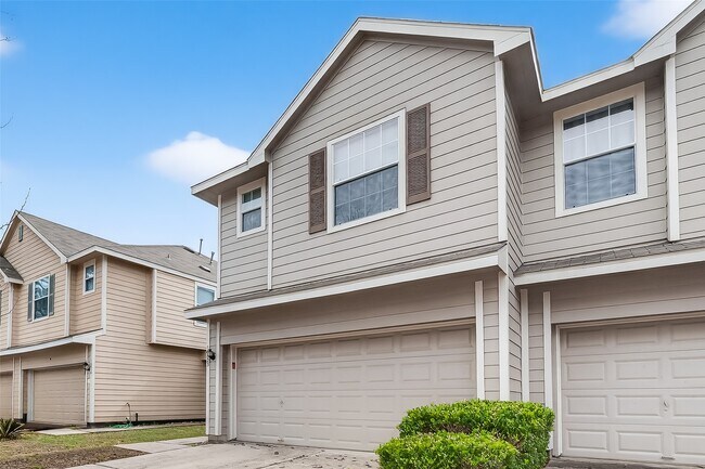 Foto del edificio - 16623 Newglen Ln