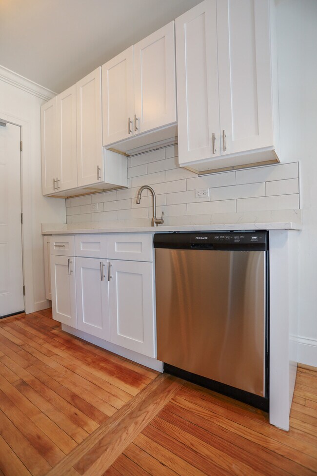 Foto del edificio - 4403 N Hamilton Ave