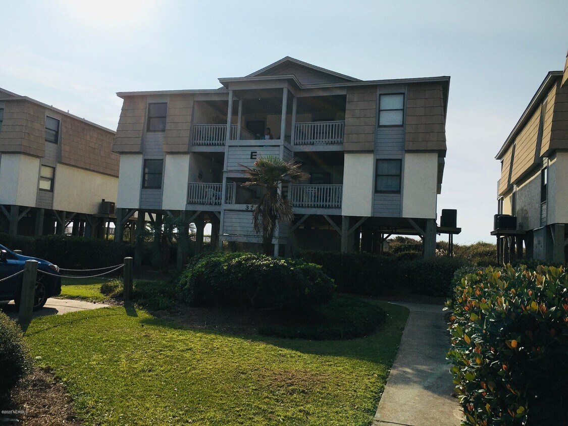 Primary Photo - 37 Ocean Isle W Blvd