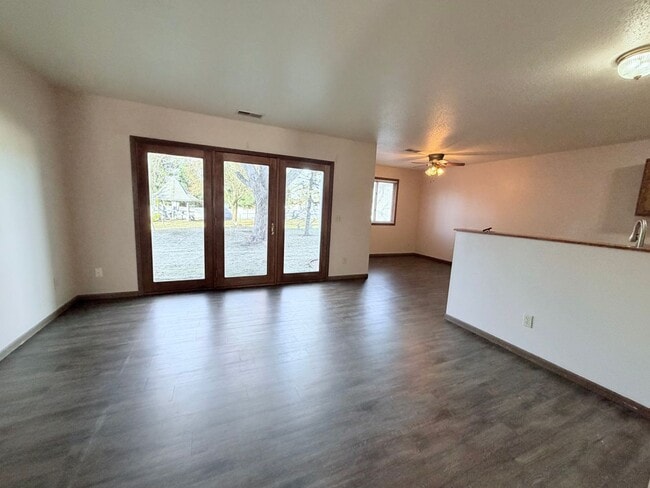 Building Photo - Courtyard Townhomes