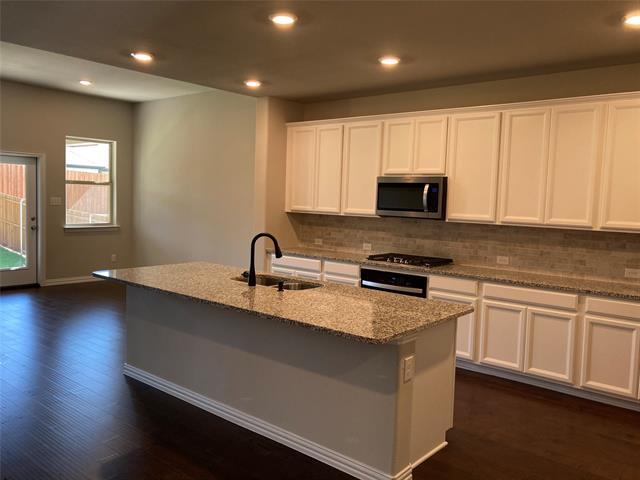 Foto del edificio - 3425 Loftwood Ln