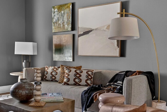 Building Photo - 611 N Pine St