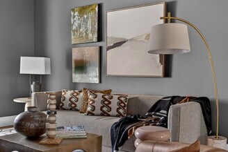 Building Photo - 611 N Pine St