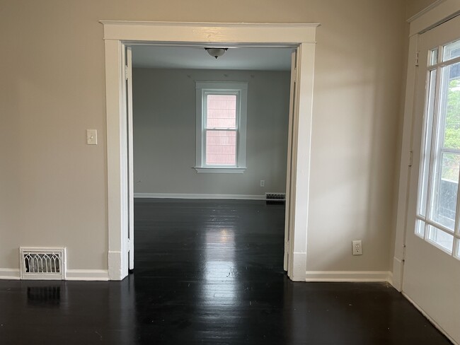 Building Photo - 625 22nd St