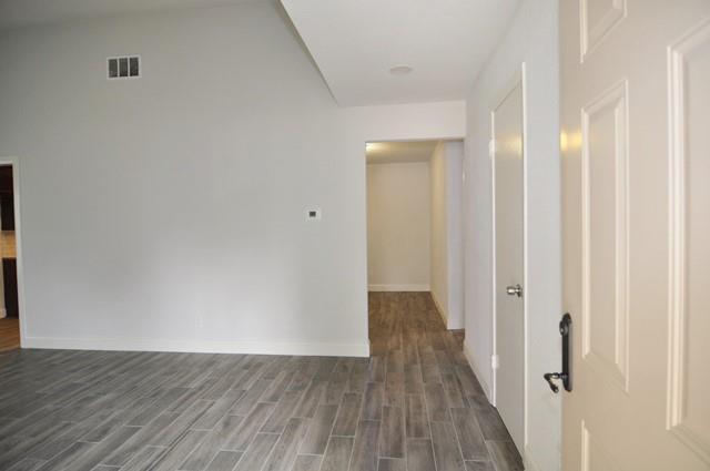 Foto del edificio - 708 W Midway Dr